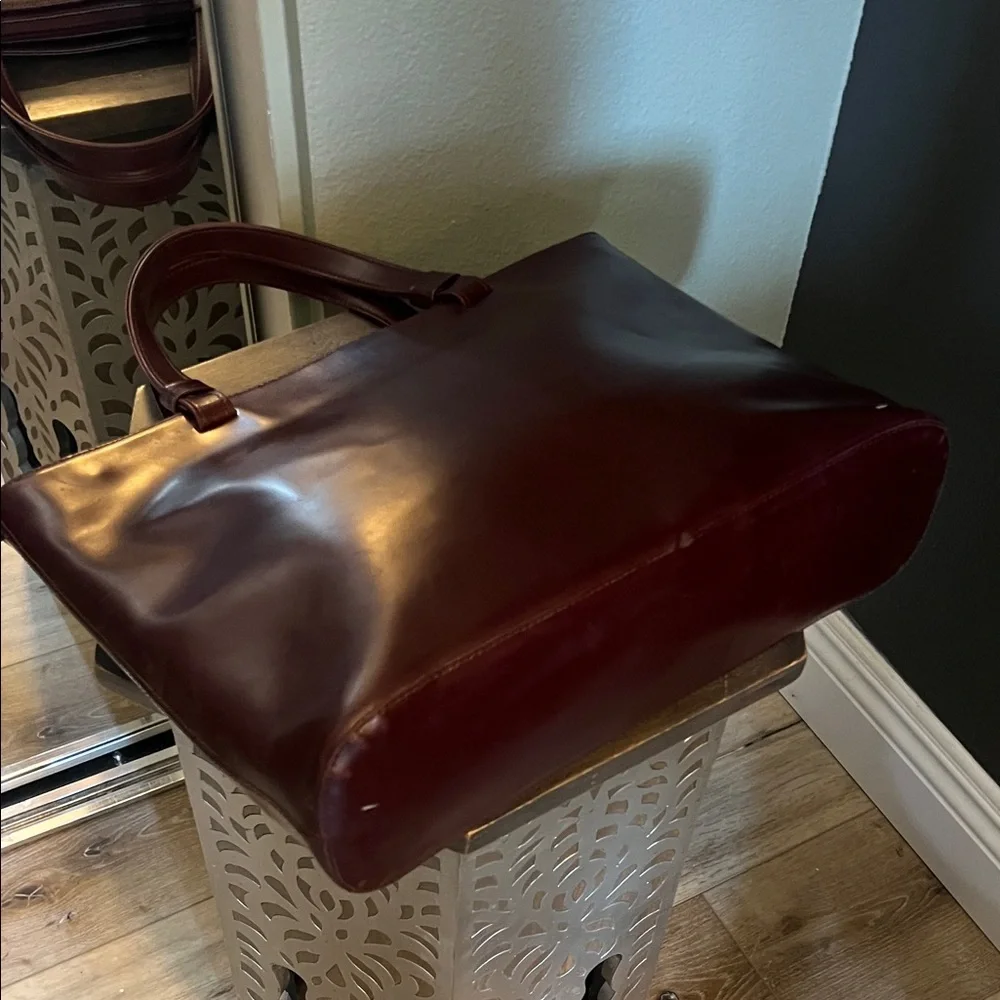 🛑 1 hour sale. Lovie Paris, burgubdy Leather Tote Bag (a Nine West upscale co) - Picture 6 of 8